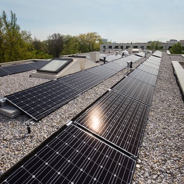 Solarmodule auf Flachdach