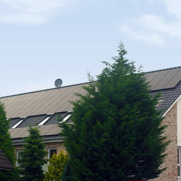 Hausdach mit Solaranlage